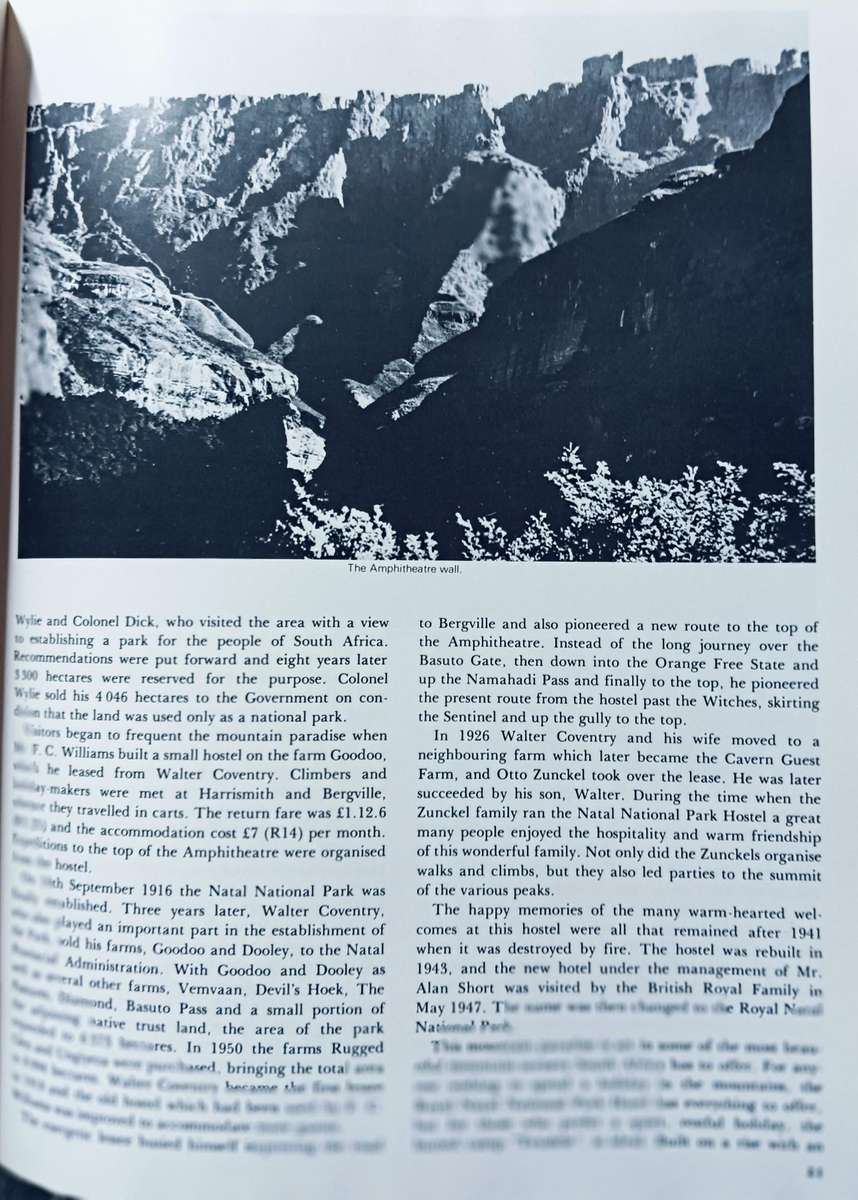 The Natal Drakensberg - David A. Dodds - Hardcover - 128 pages