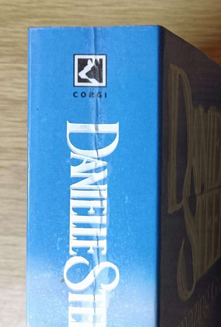 Changes - Danielle Steel - Softcover - 380 Pages