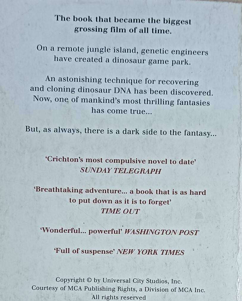 Jurassic Park - Michael Chrichton - Softcover - 399 pages