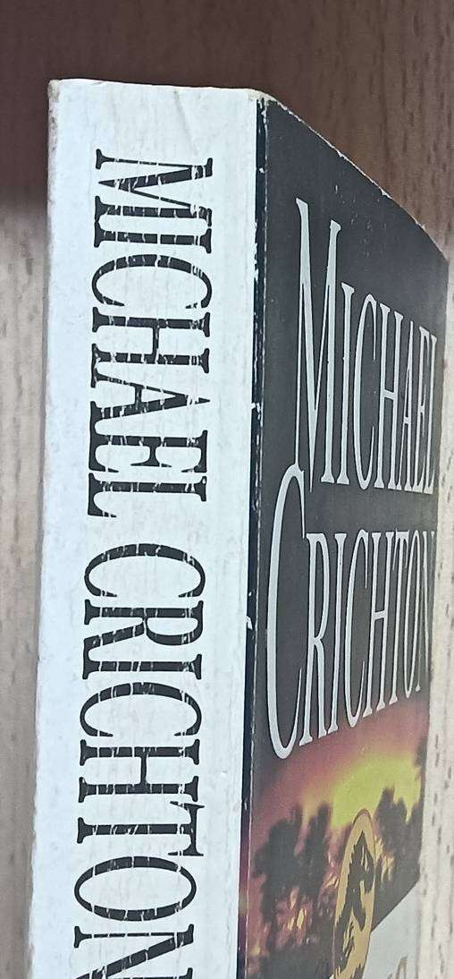 Jurassic Park - Michael Chrichton - Softcover - 399 pages