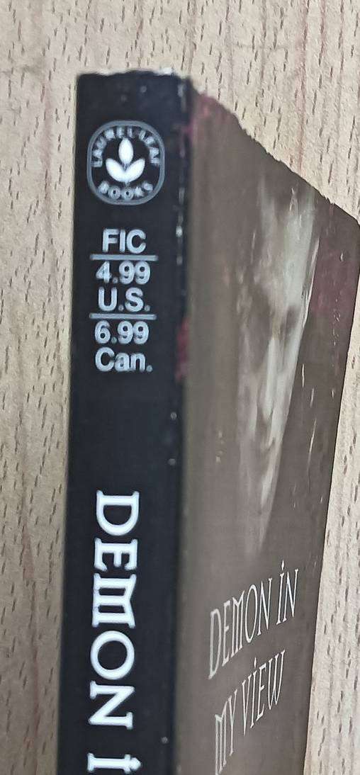 A Demon in My View - Amelia Atwater-Rhodes - Softcover - 176 pages - A vampire novel