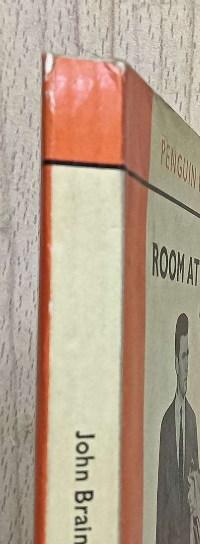 Room at the Top - John Braine - Softcover - 235 pages - A Penguin Book