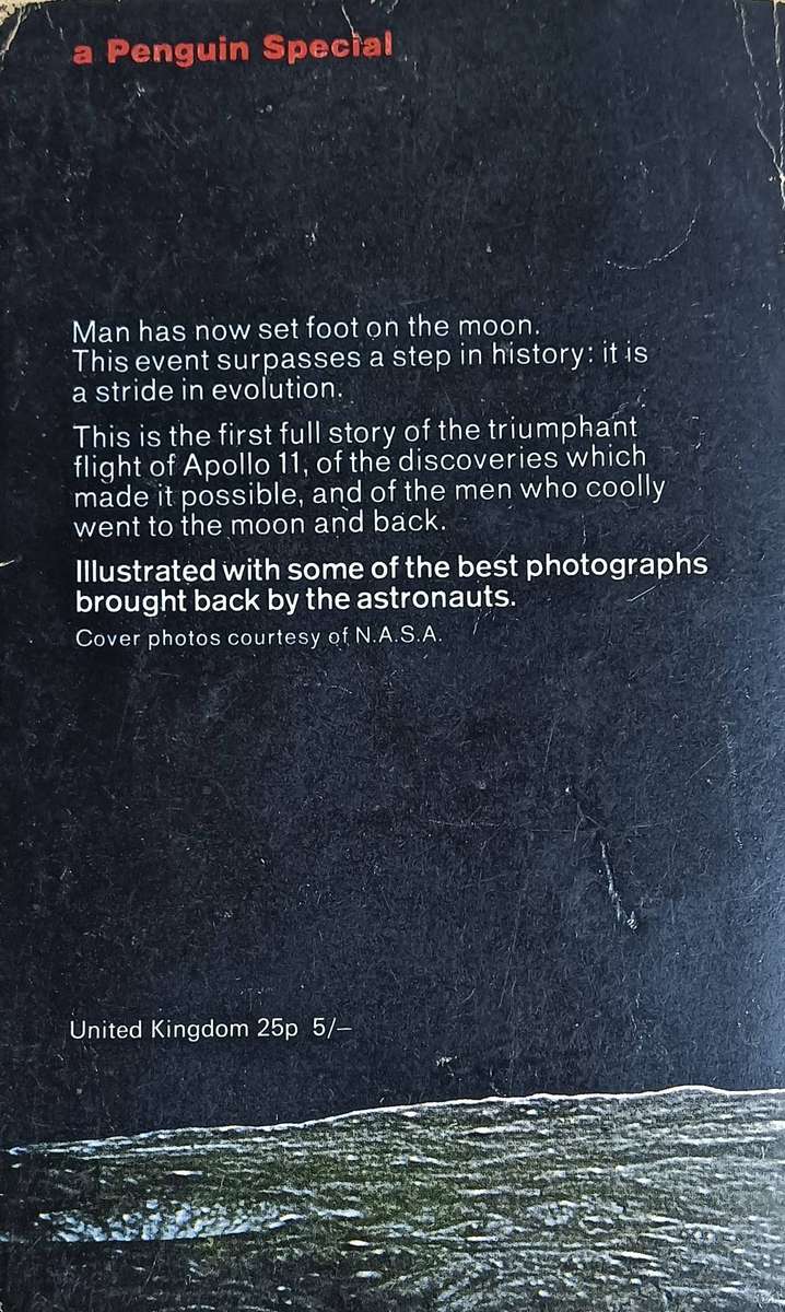 The Invasion of the Moon - Peter Ryan - Softcover -189 pages - 1st Edition - A Penguin Book