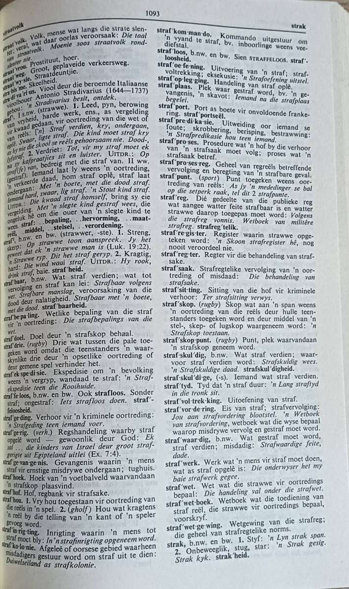 HAT Verklarende Handwoordeboek van die Afrikaanse Taal- Hardcover - 1378 pages