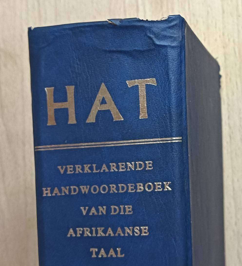 HAT Verklarende Handwoordeboek van die Afrikaanse Taal- Hardcover - 1378 pages