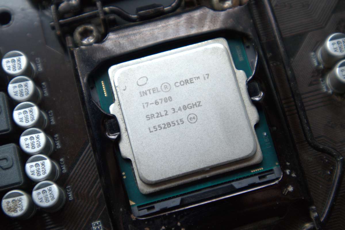 i7-6700 CPU + Gigabyte GA-Z170XP-SLI motherboard + 16GB RAM