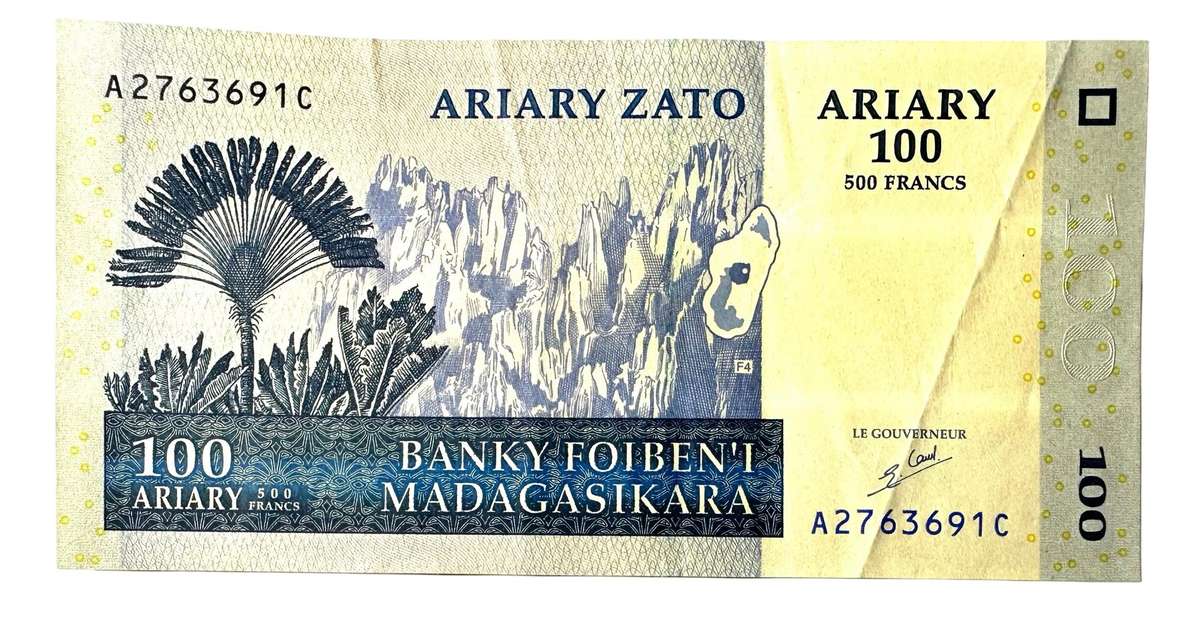 2004 100 Ariary Madagascar Bank Note