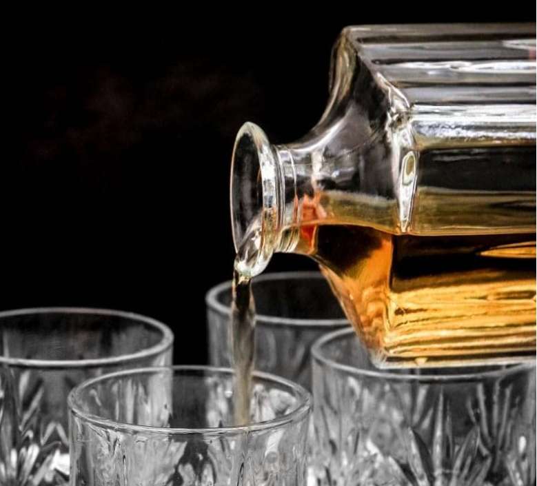 5Pieces Set Whisky Decanter & Glasses