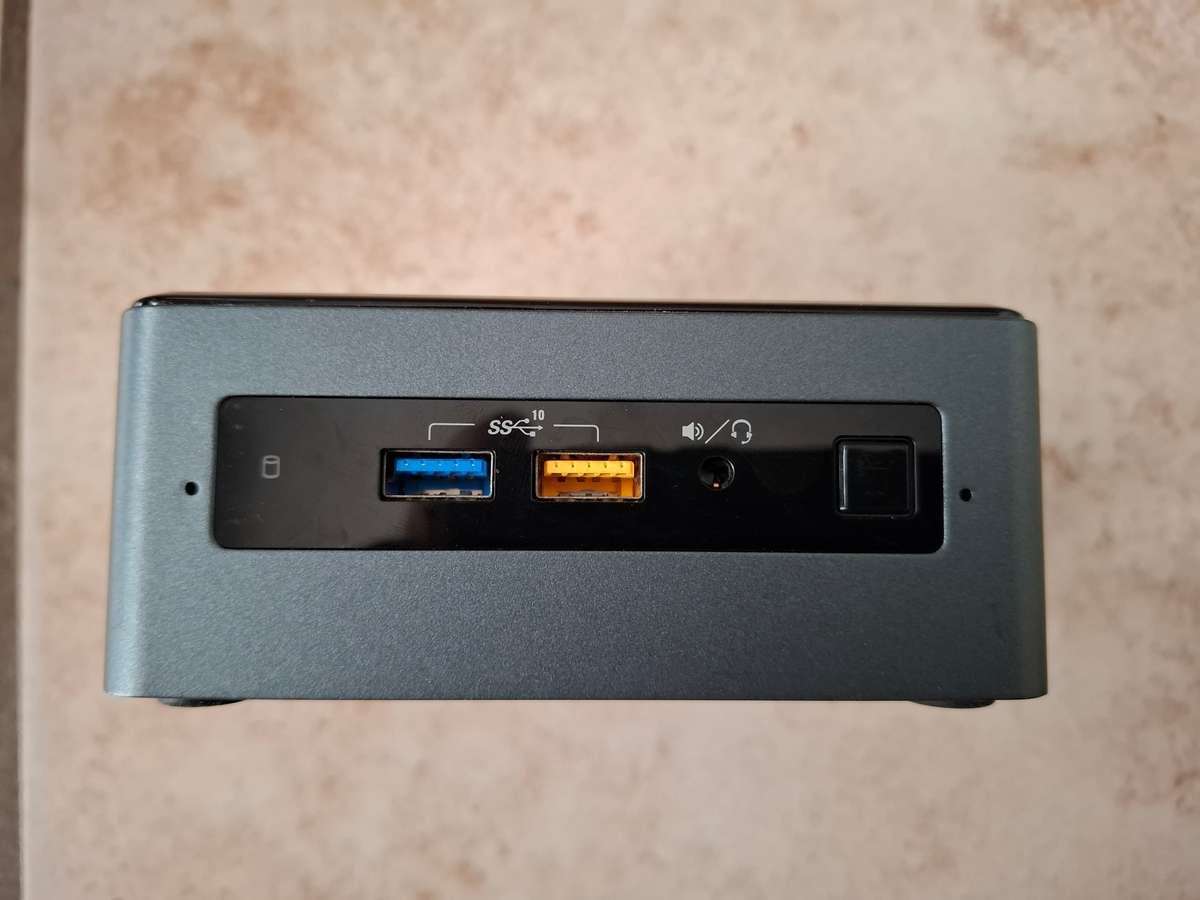 Intel NUC NUC8i3BEH Mini PC