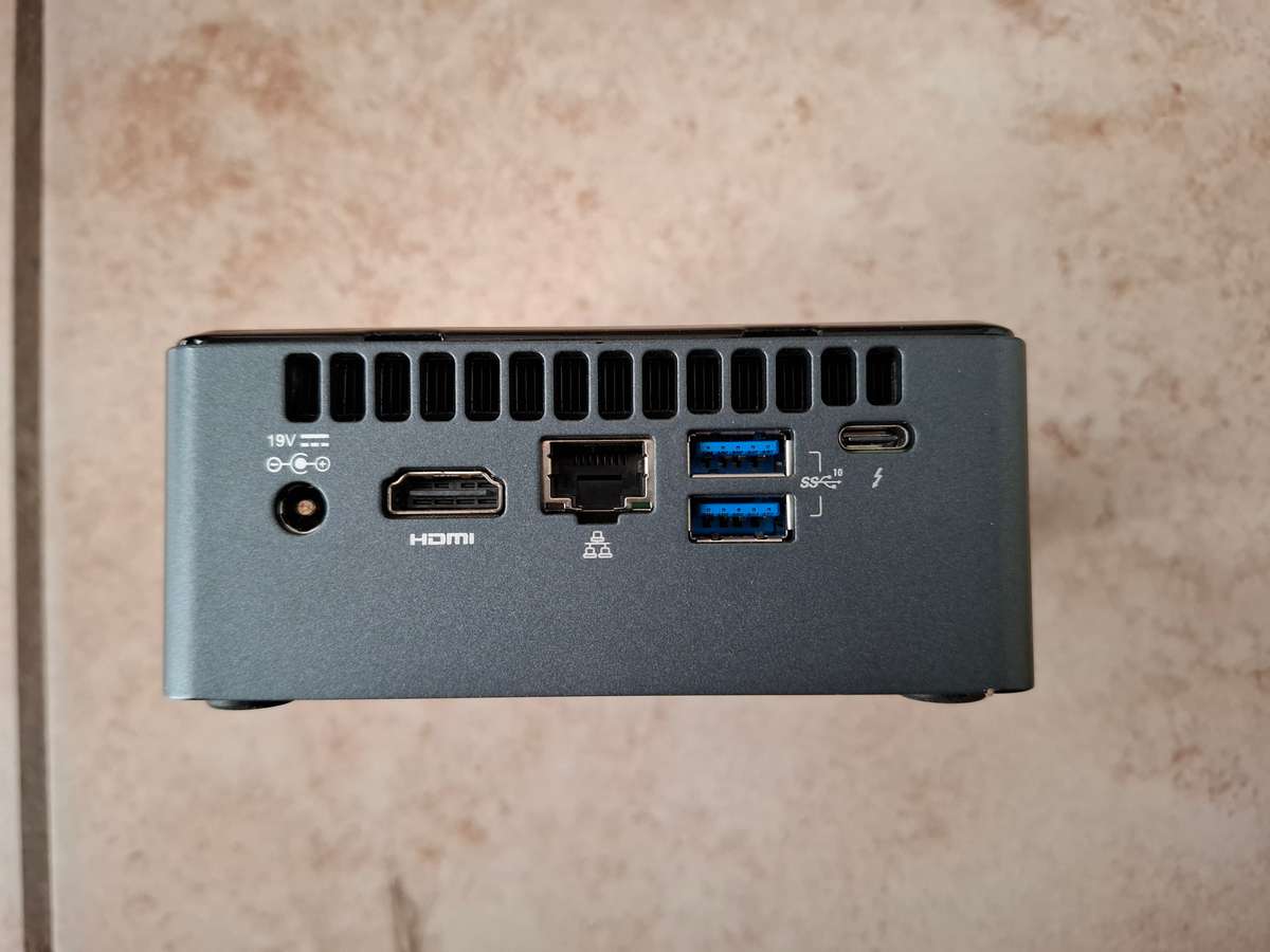 Intel NUC NUC8i3BEH Mini PC