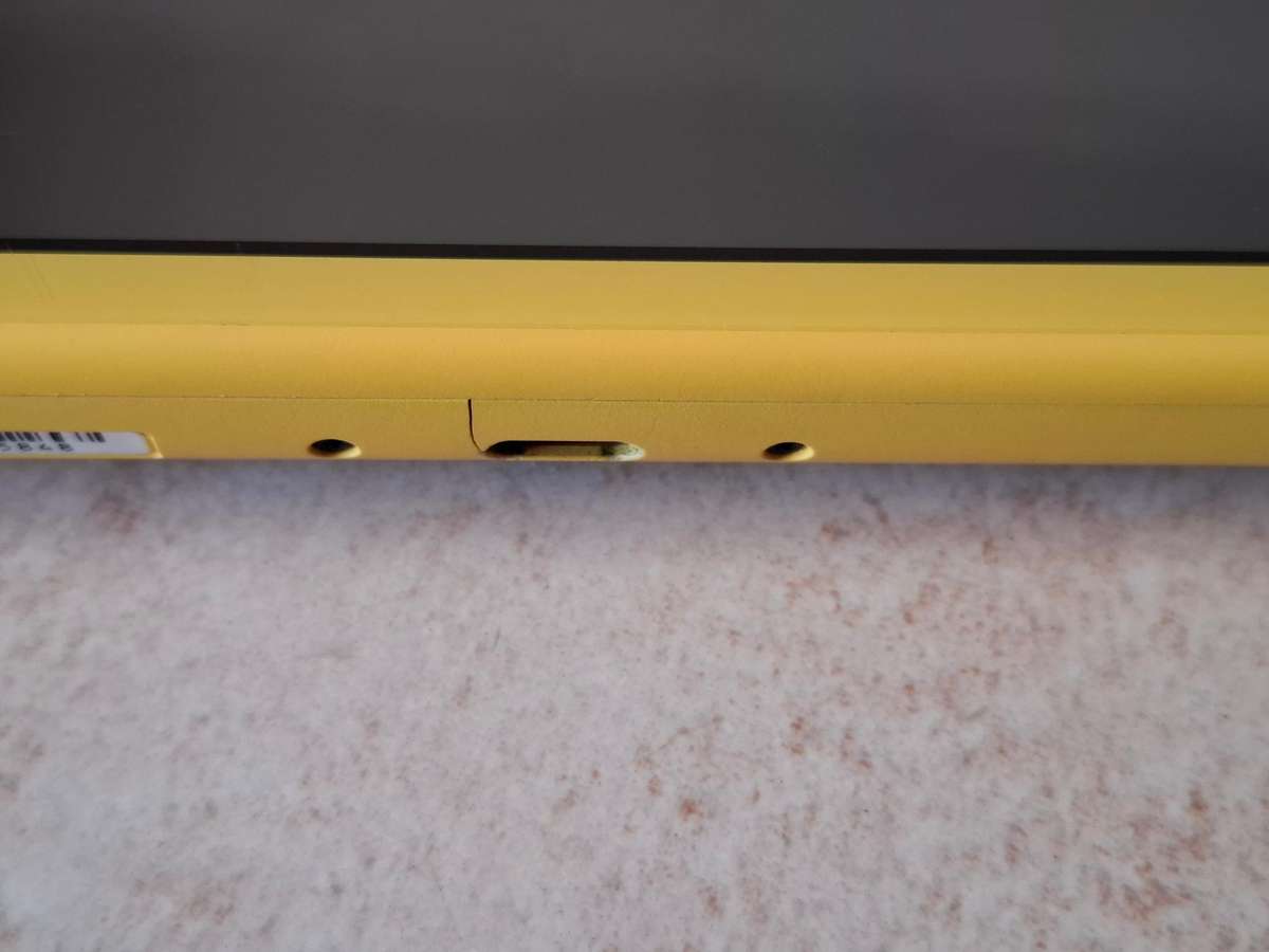 Nintendo Switch Lite (Yellow) + DOBE case