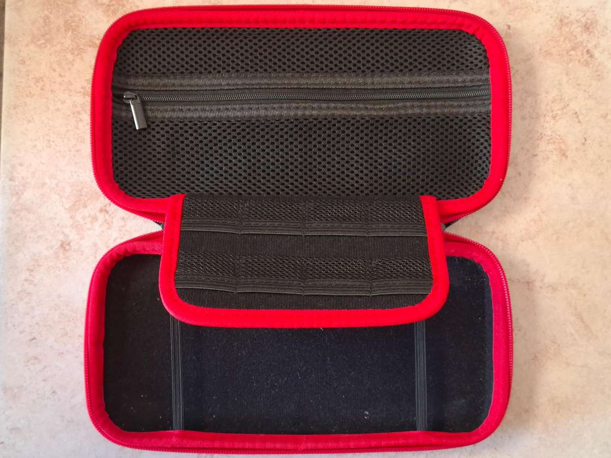 Nintendo Switch Lite (Yellow) + DOBE case