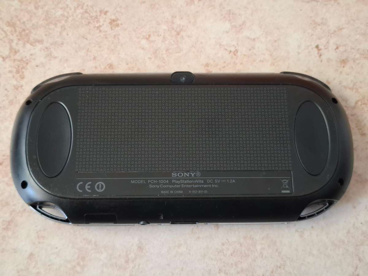 Sony Playstation Vita + SD2Vita