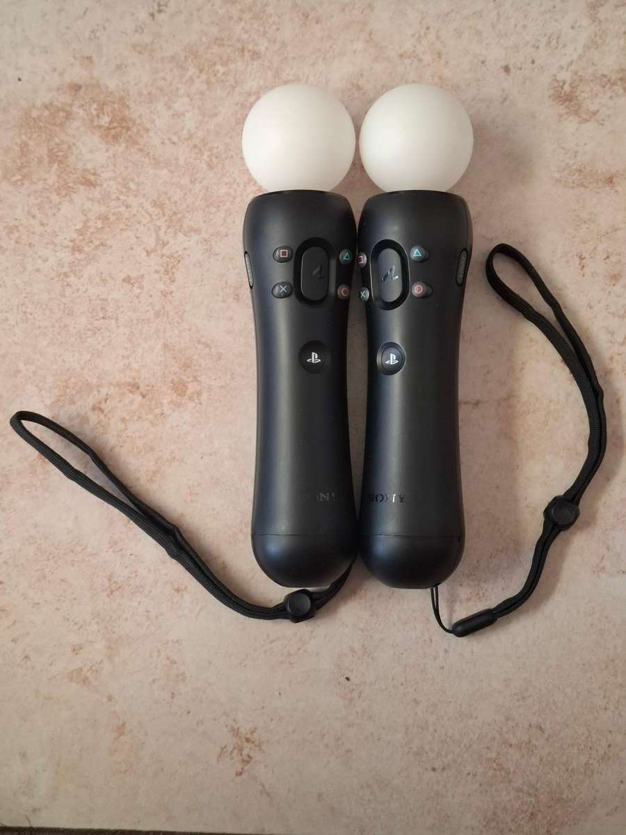 Playstation 4 VR Headset + Accessories + 2 Games