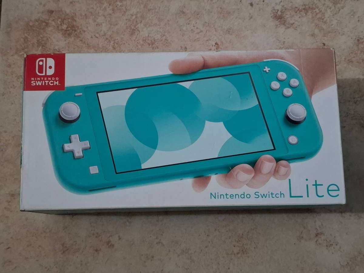 Nintendo Switch Lite (Turquoise) + Animal Crossing Protective Hard Case Shell