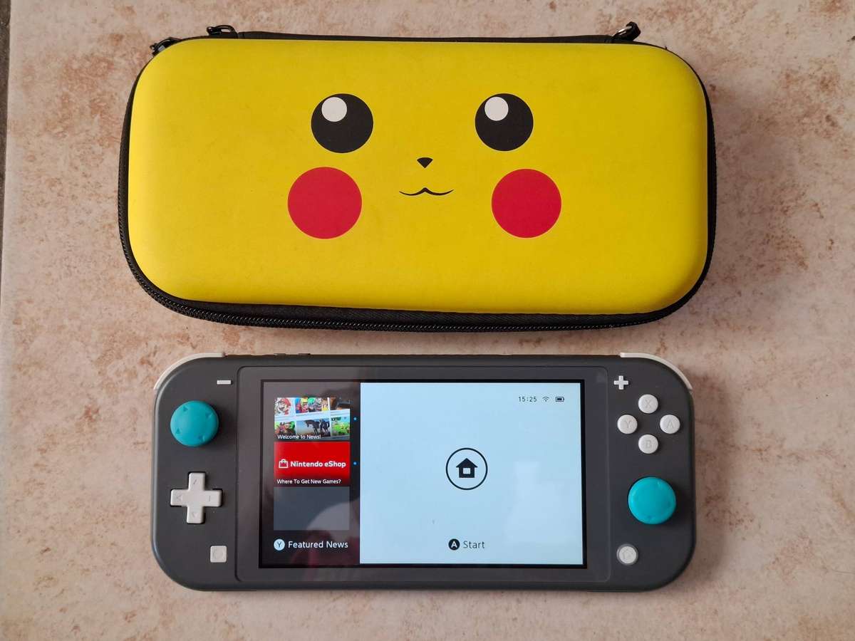 Nintendo Switch Lite (Grey) + Pokemon Carrying Case