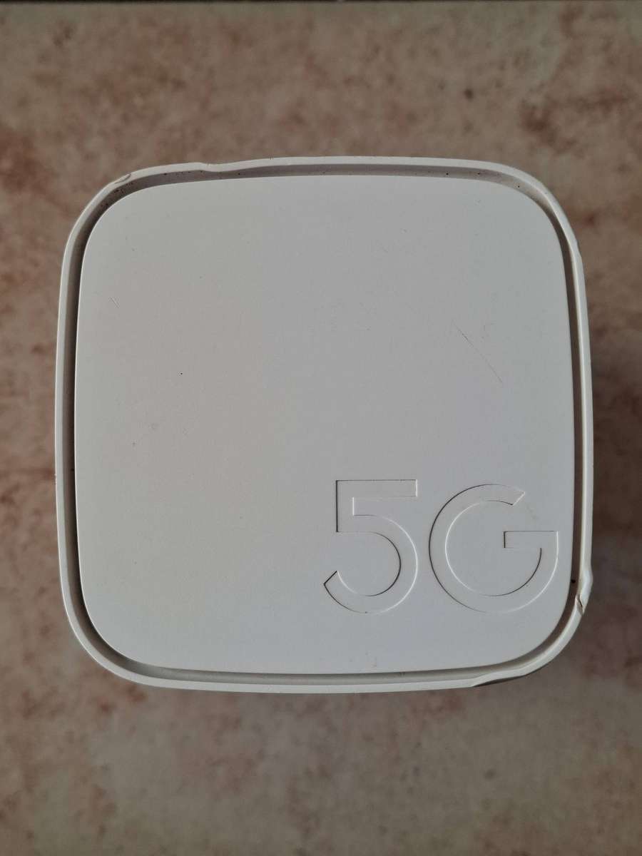 Huawei H112 - 370 CPE Pro 5G Wi-Fi Router