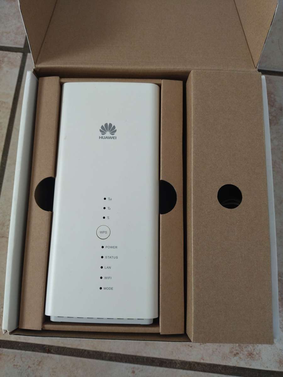 Huawei B618 - 22d Cat 11 LTE Router (Fixed LTE as well)