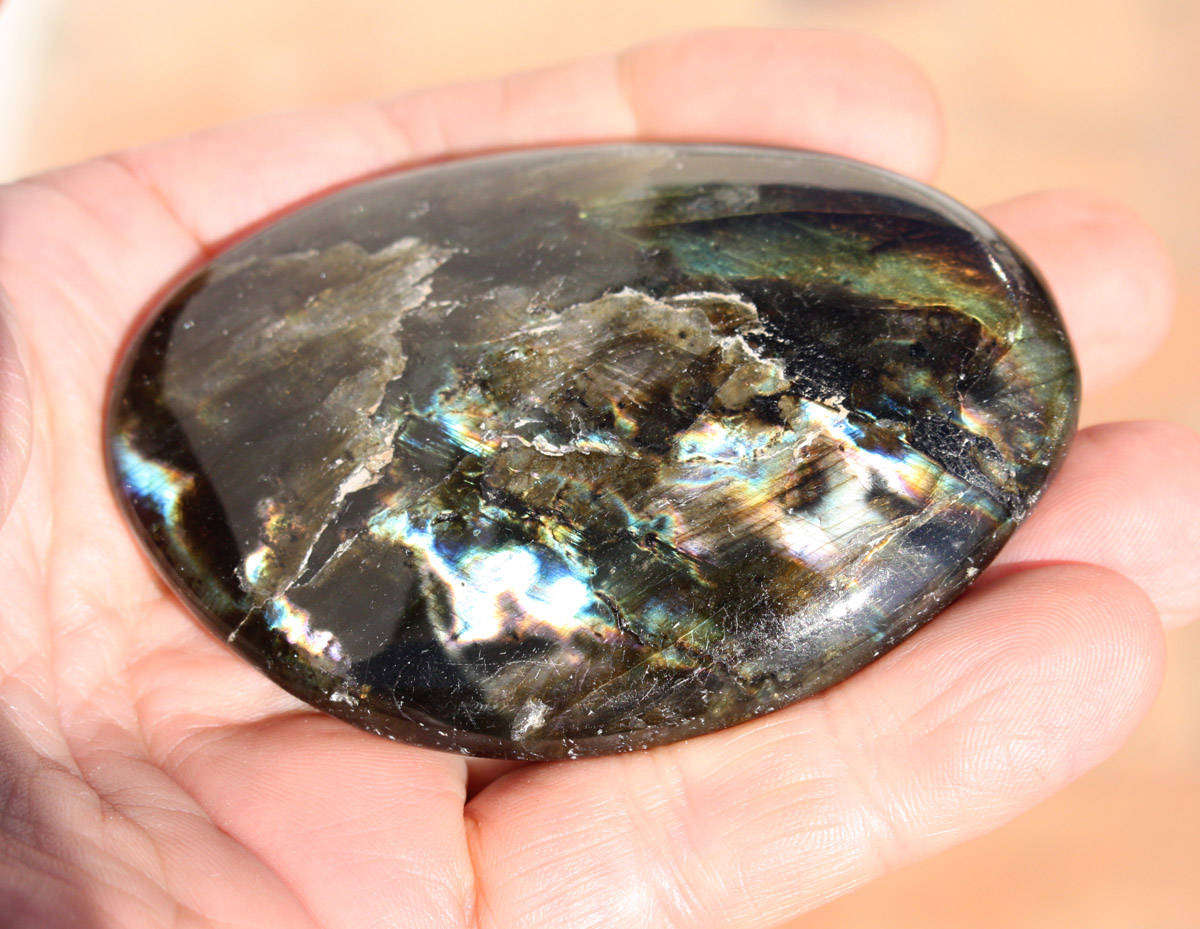 Labradorite cabochon - Madagascar