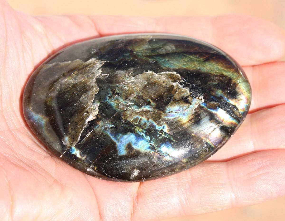 Labradorite cabochon - Madagascar