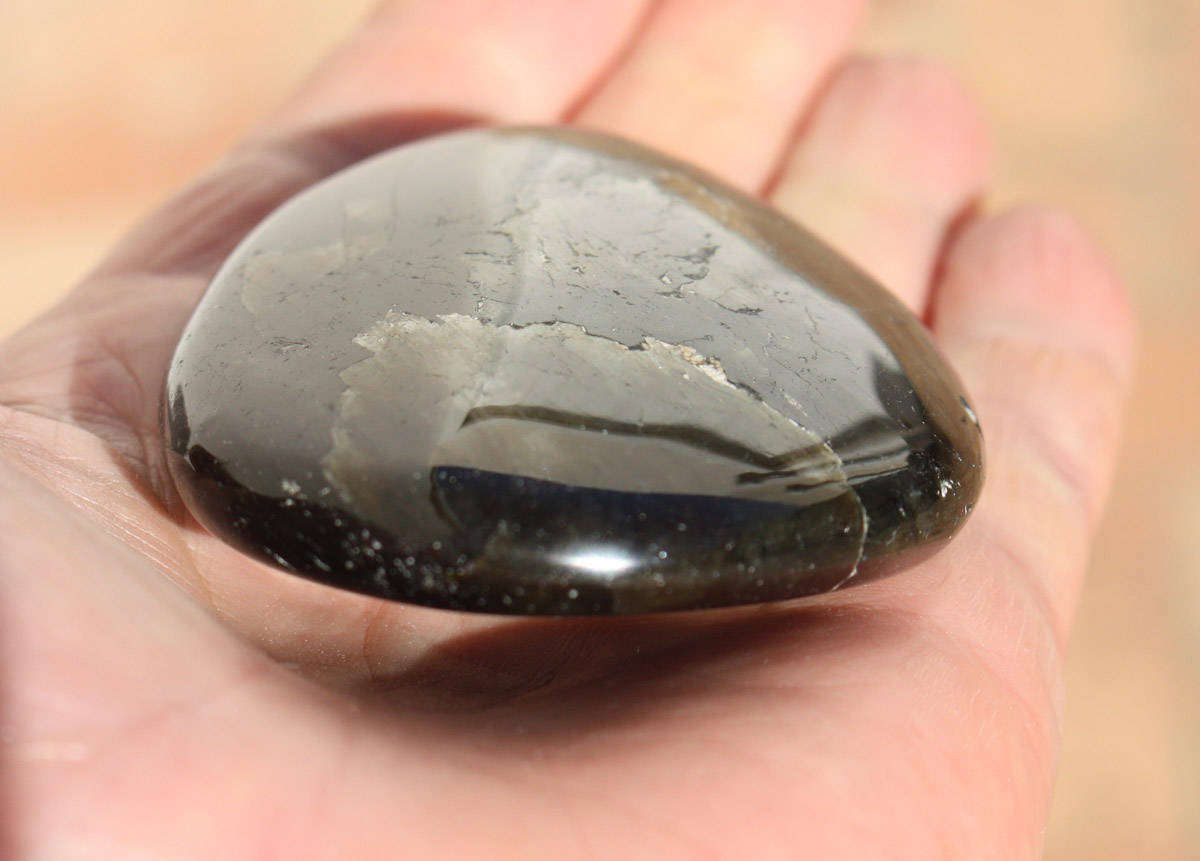Labradorite cabochon - Madagascar