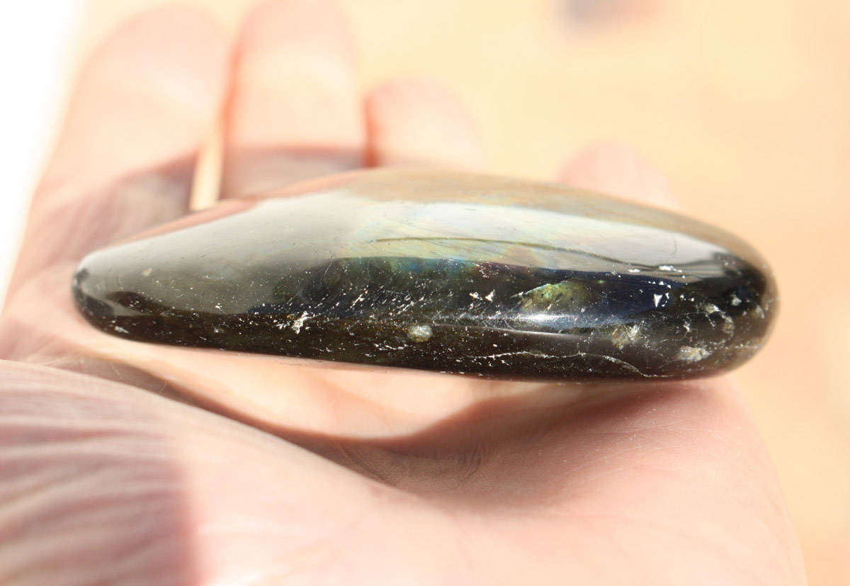 Labradorite cabochon - Madagascar