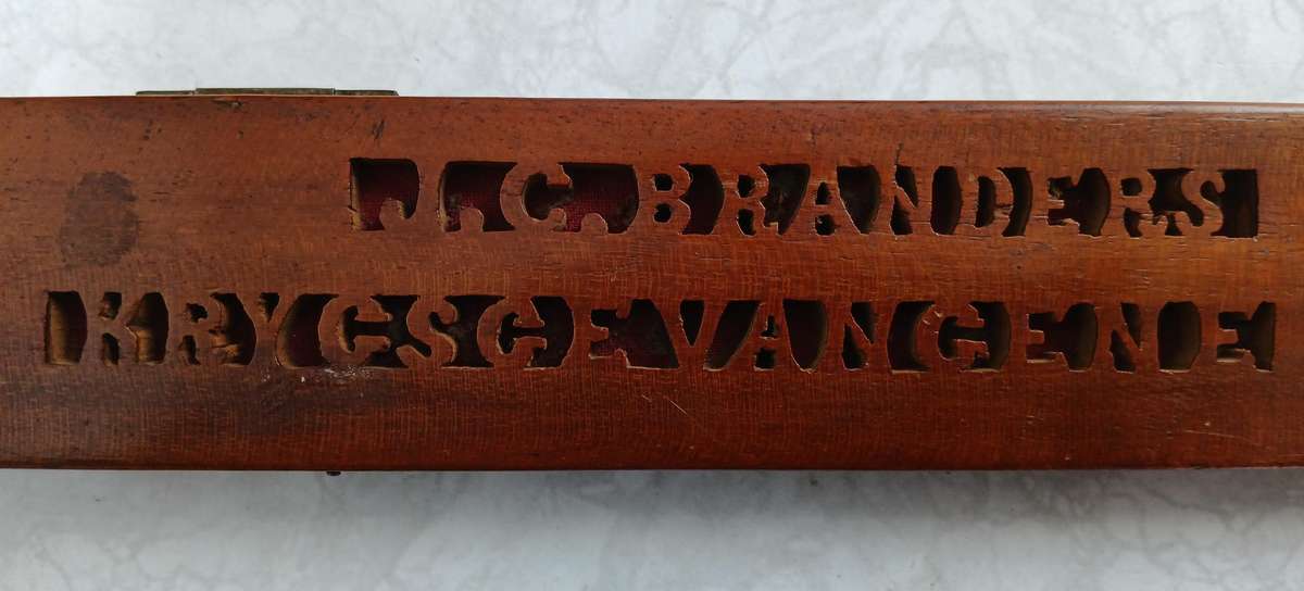 Boer War POW Handcraft - Box with Coins - Ceylon