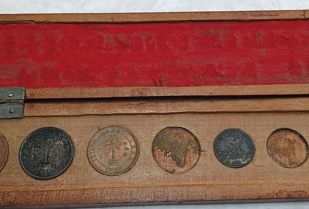 Boer War POW Handcraft - Box with Coins - Ceylon