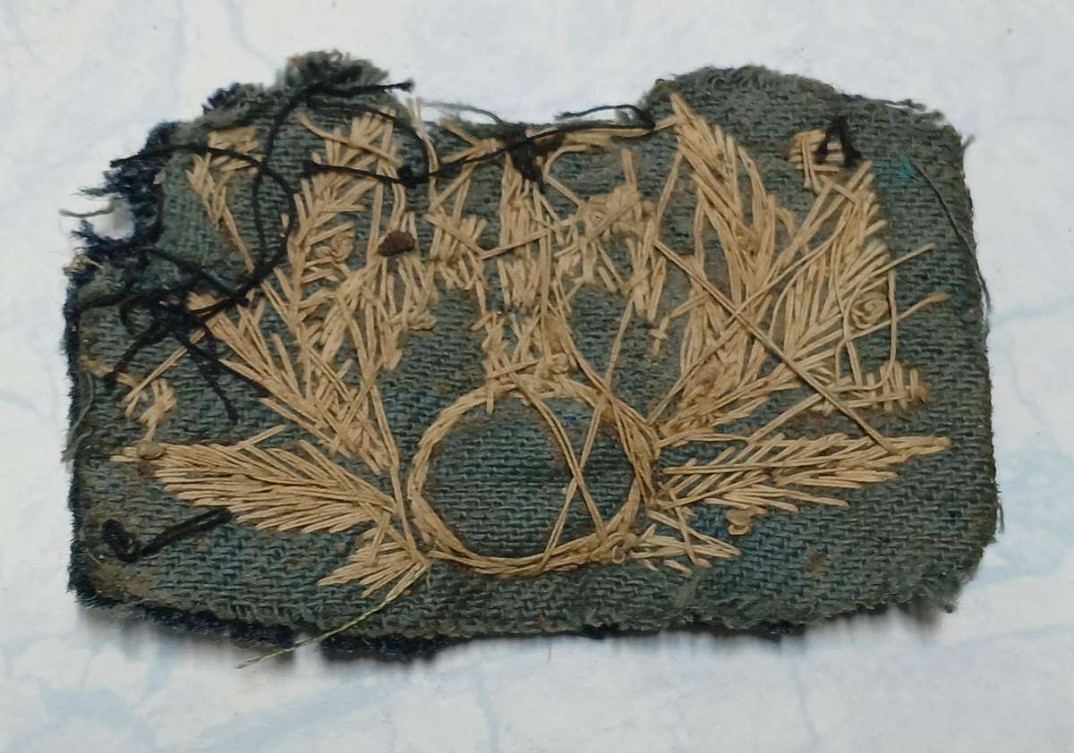 WW2/Colonial Era Italian Air Force Cap Badge