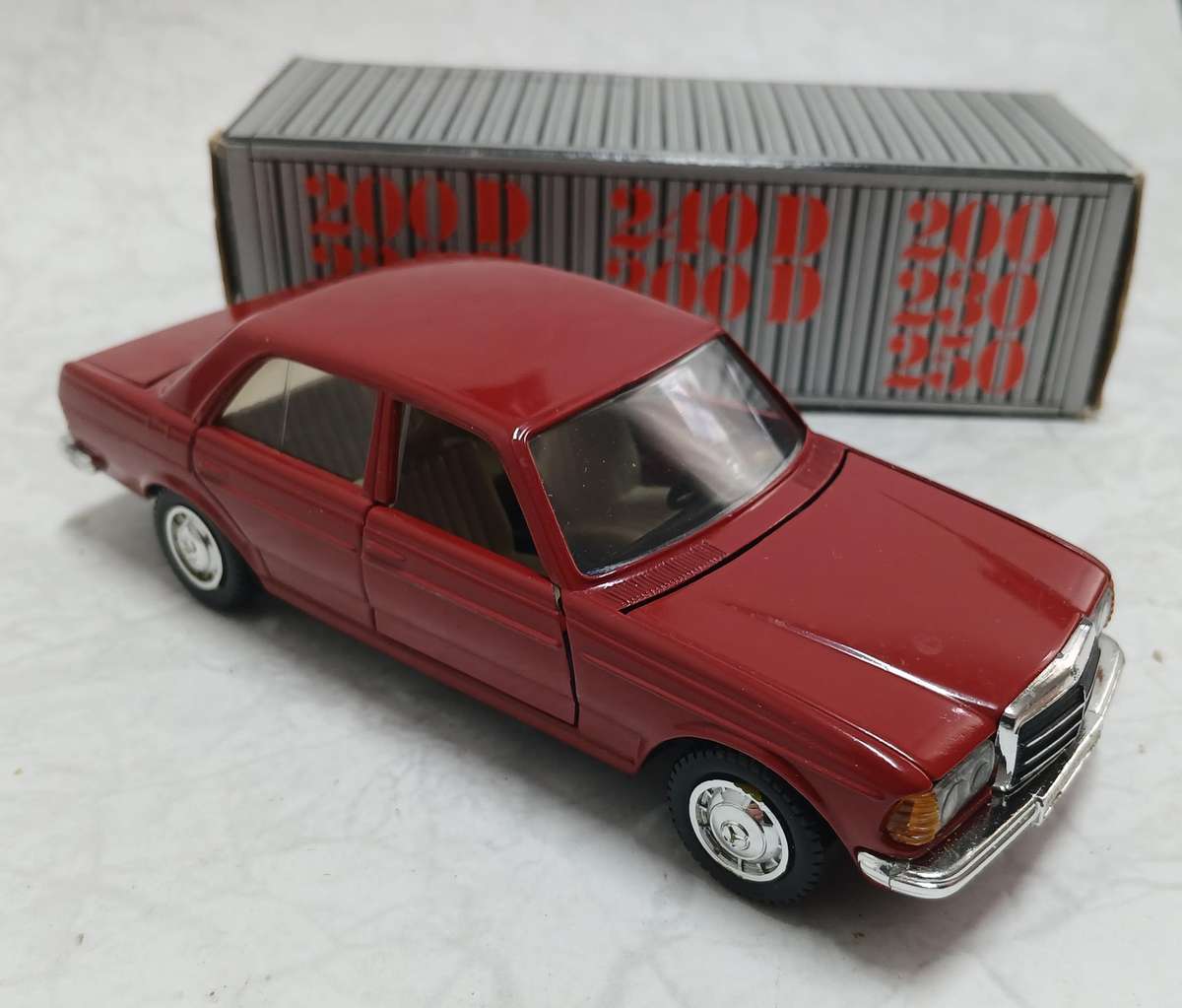 Mercedes-Benz 200D - 300D Die Cast Model