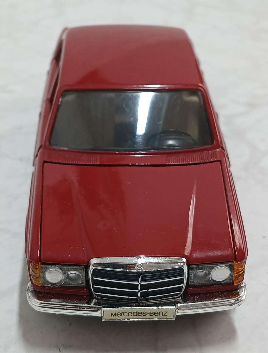Mercedes-Benz 200D - 300D Die Cast Model