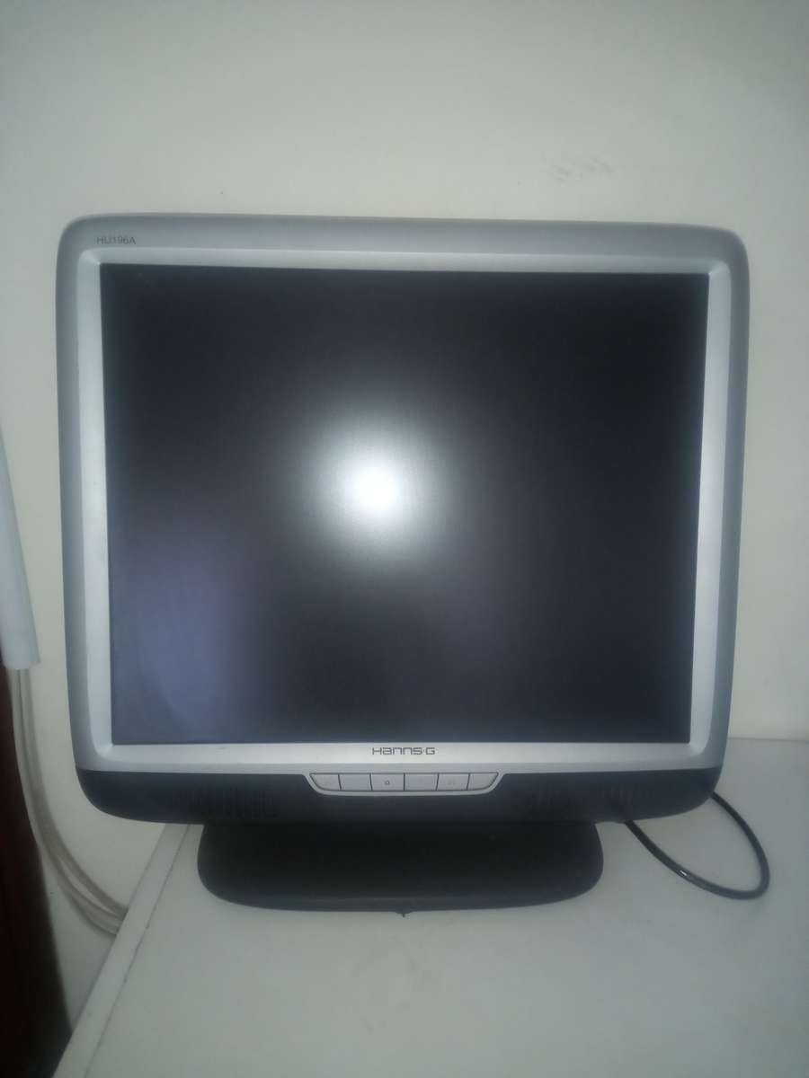Hanns-G HannStar HU196D 19" Computer Monitor VGA/DVI 1