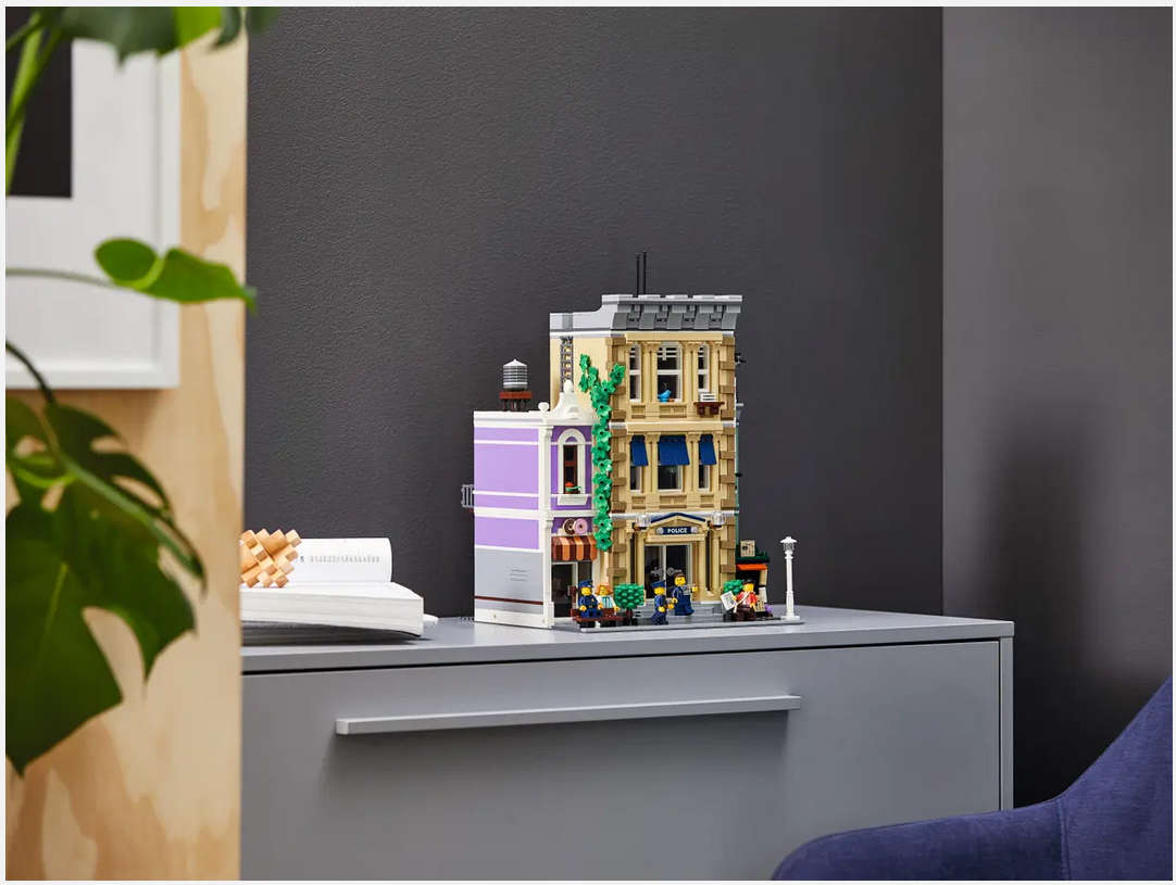 LEGO 10278 Police Station (Discontinued by Manufacturer 2021) Collectors Grail