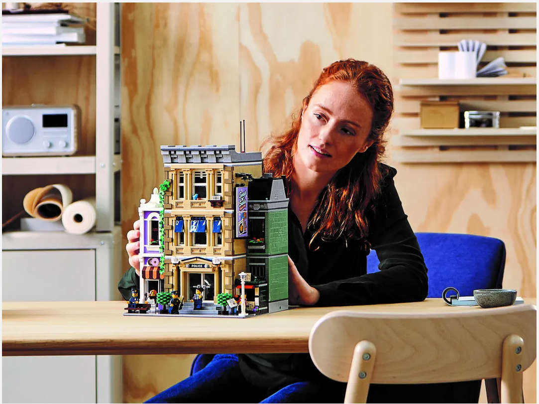 LEGO 10278 Police Station (Discontinued by Manufacturer 2021) Collectors Grail