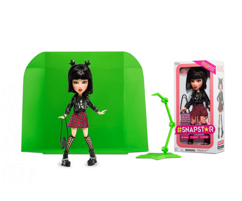 STAPSTAR Poseable Dolls - Yuki - Create Your Own Looks with The Free Snapstar Studio App