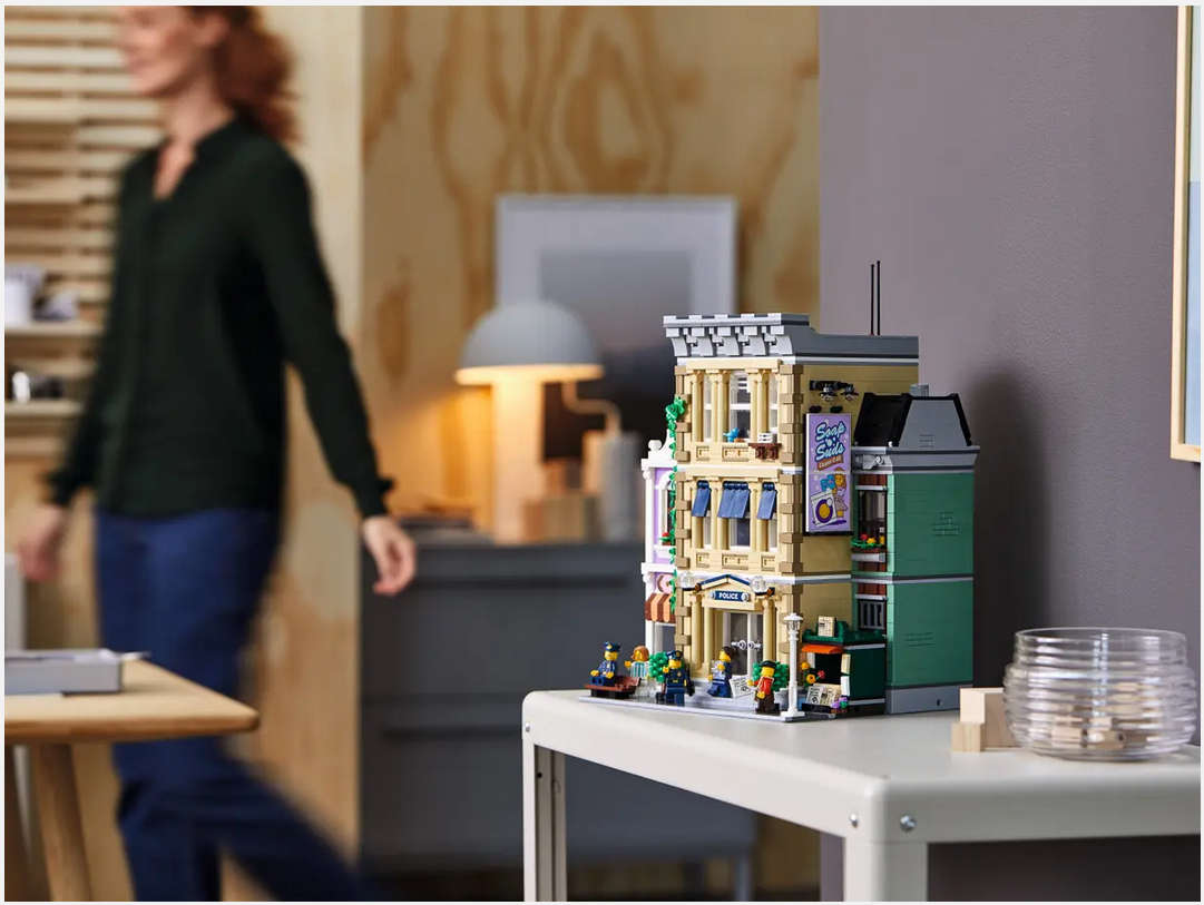 LEGO 10278 Police Station (Discontinued by Manufacturer 2021) Collectors Grail