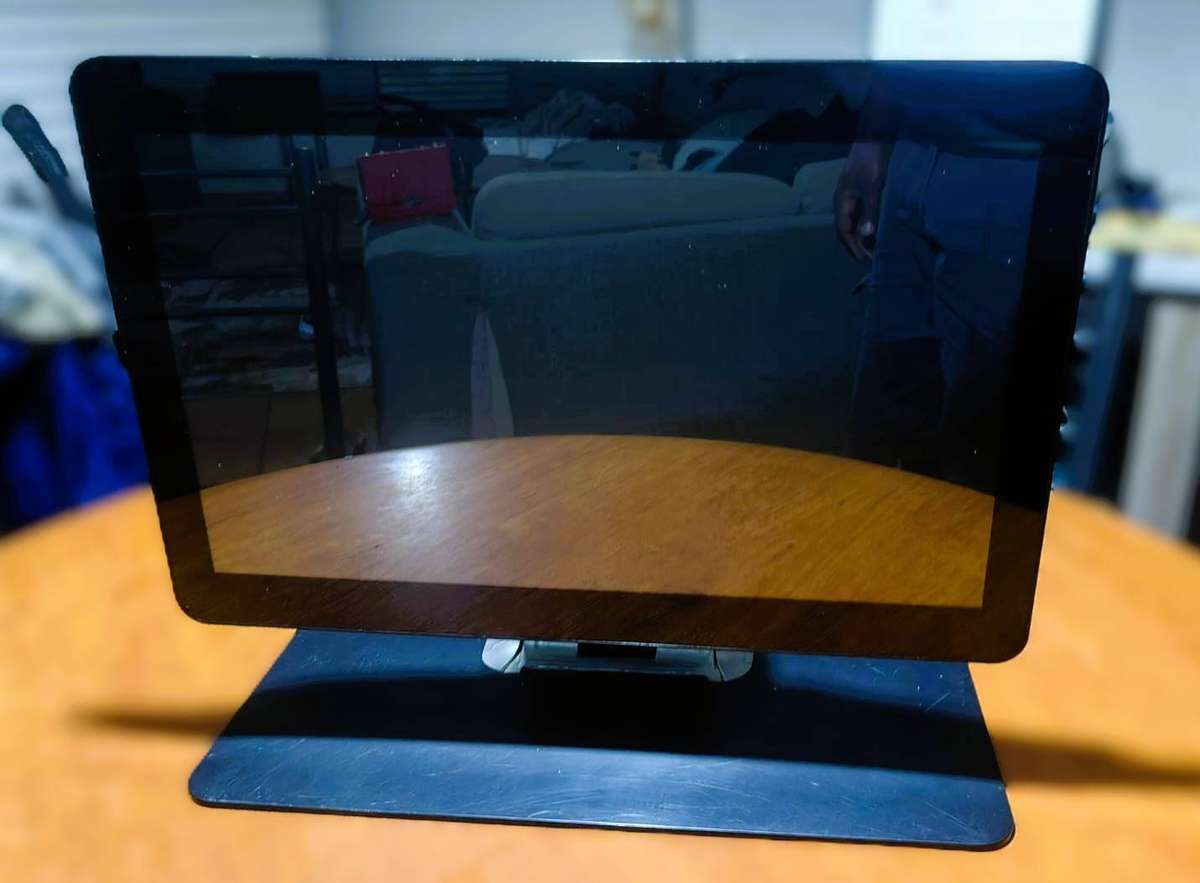 HISTONE HK560 15.6" ALL IN ONE POS TOUCH SCREEN COMPUTER (NO POWER ADAPTER/ UNTESTED)