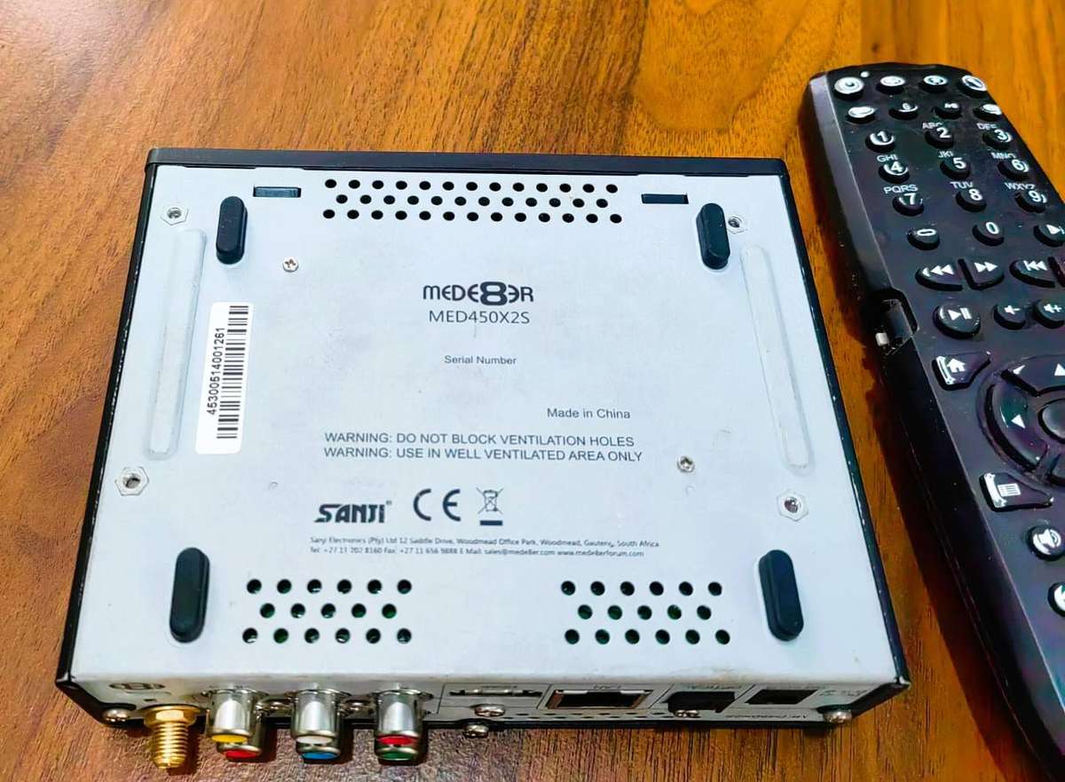 MEDE8ER MULTIMEDIA PLAYER (MED450X2S) REMOTE BATTERY COVER MISSING