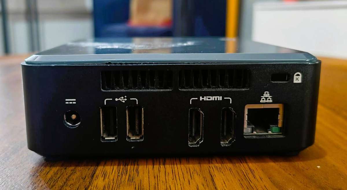 INTEL NUC MINI DESKTOP PC (PLEASE READ AD)