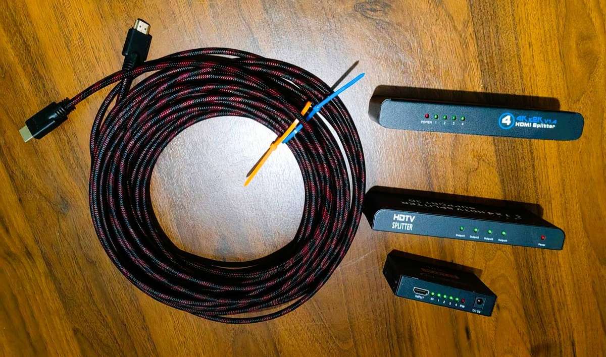 LOT OF 3 HDMI SPLITTER + 10M HDMI TO HDMI CABLE.