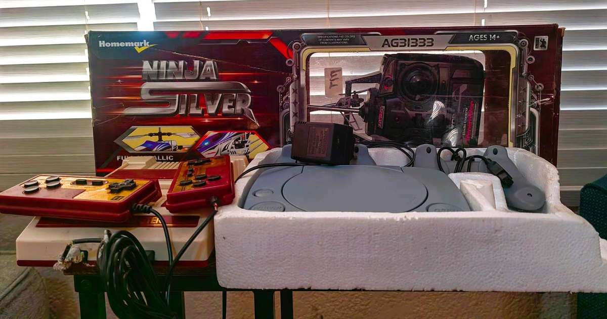 TOYS LOT (FAMILY COM, NINJA SILVER AND OTHER)