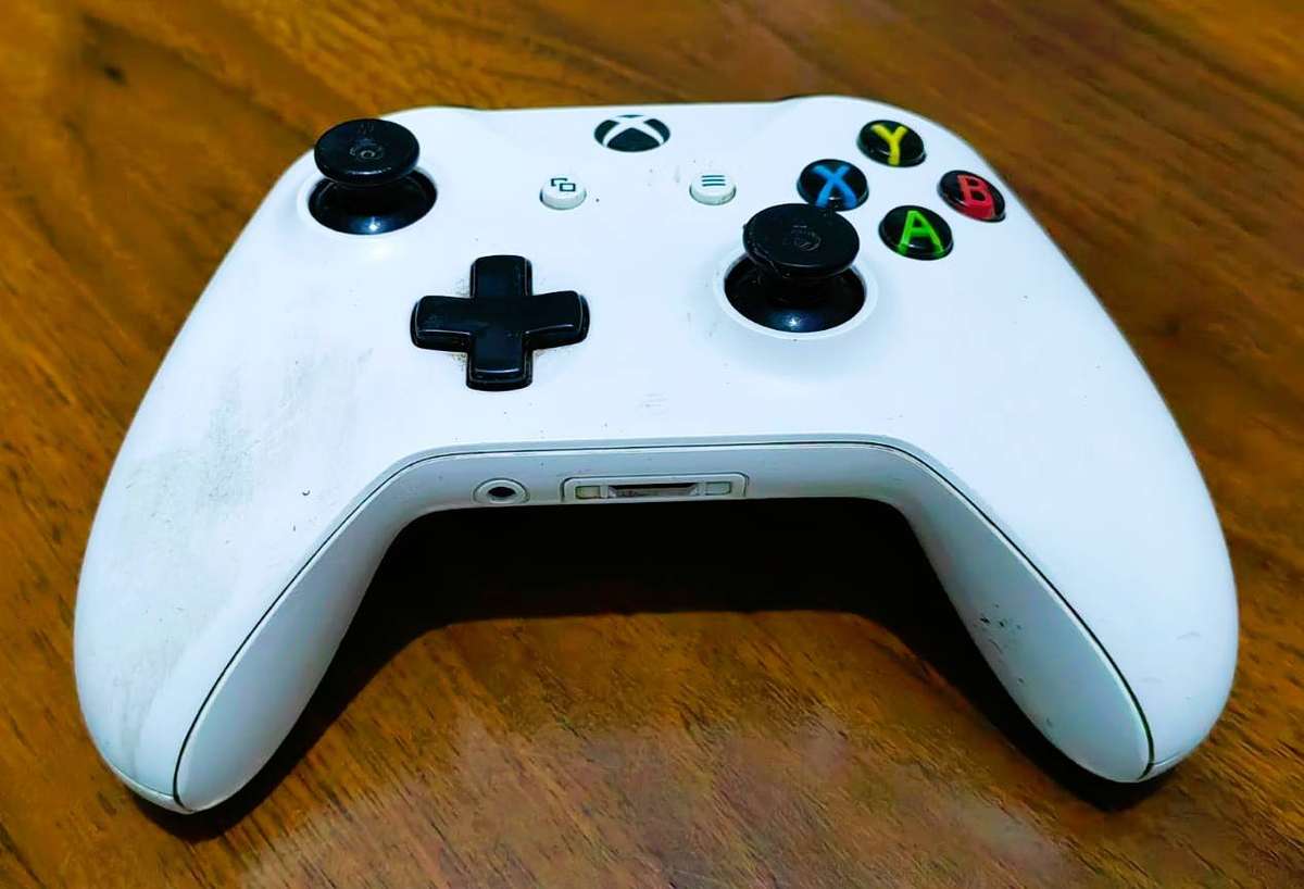 XBOX ONE S WIRELESS CONTROLLER
