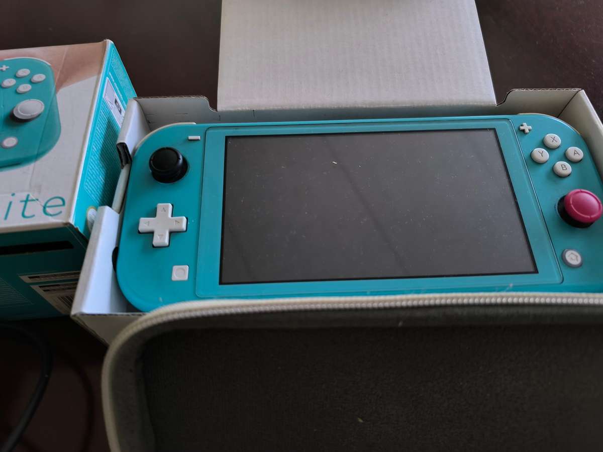 Nintendo switch lite blue