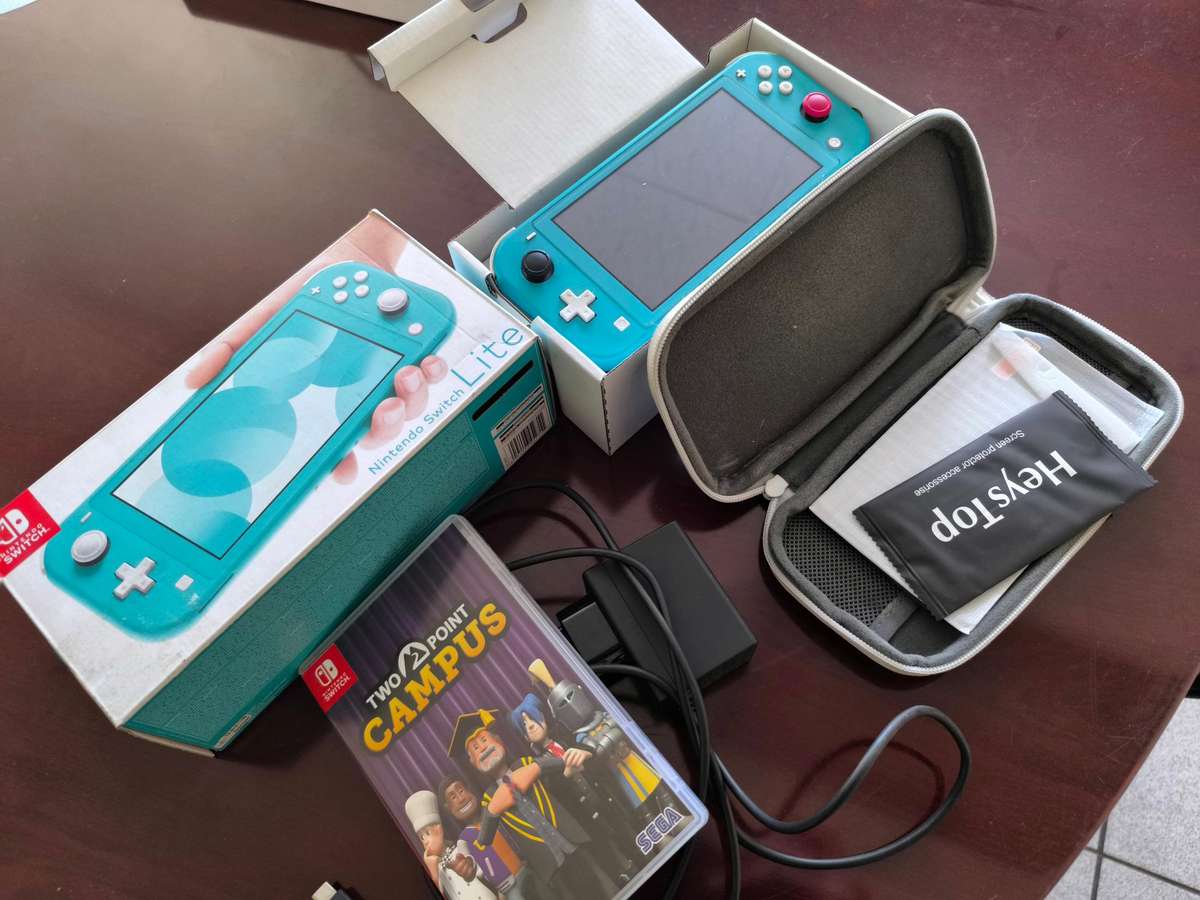 Nintendo switch lite blue