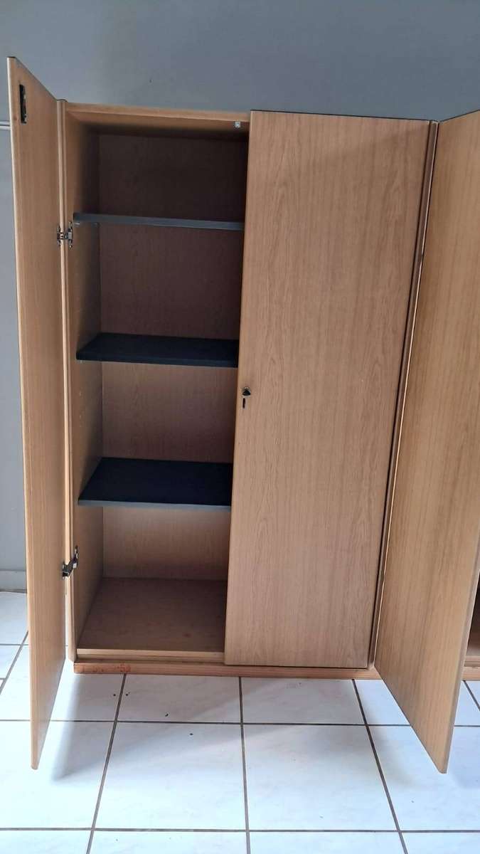 2x 3-Shelf Cupboards 150cm(h) - Wood Finish (!! sold together as set) || @logie2, see description