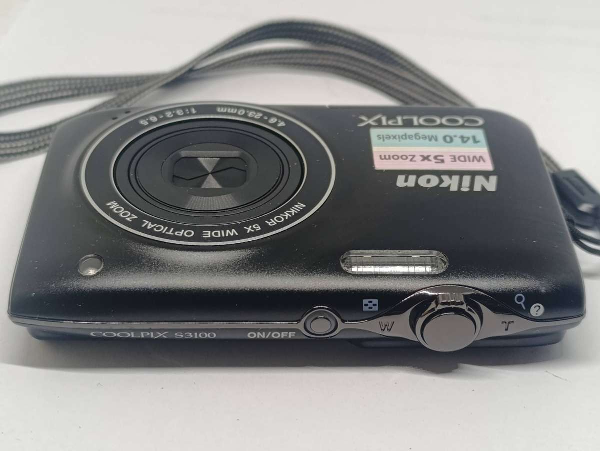 Nikon Coolpix S3100 - 14MP - 5x Zoom - Digital Camera