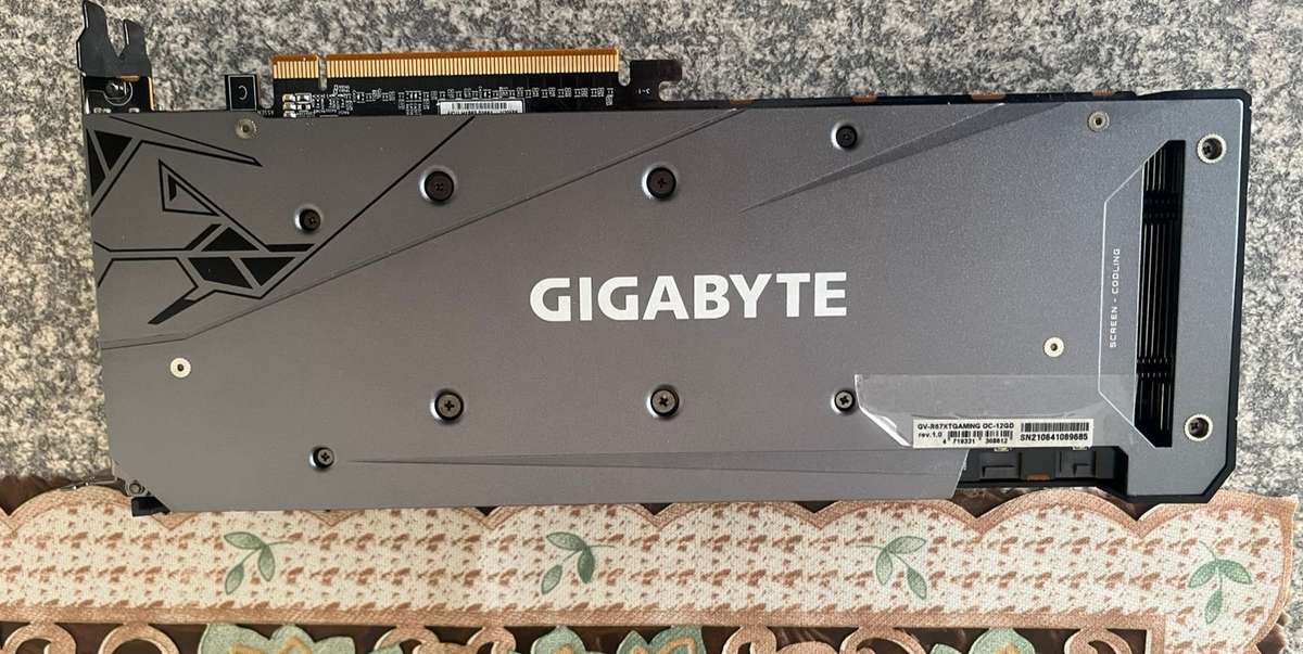GIGABYTE AMD RADEON RX6700XT