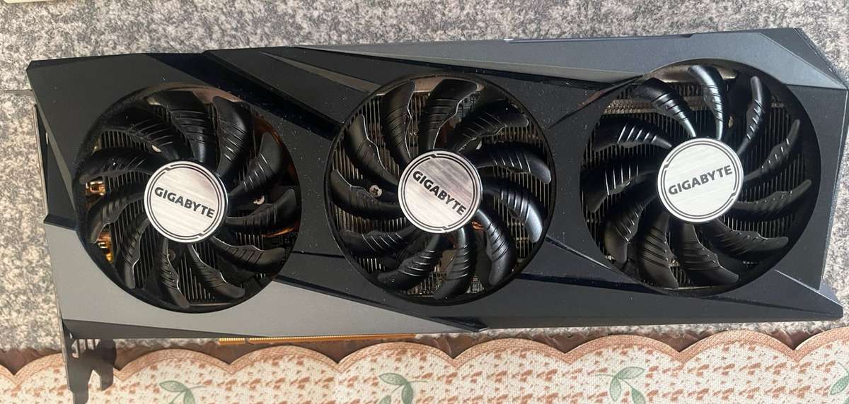 GIGABYTE AMD RADEON RX6700XT