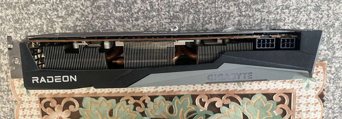 GIGABYTE AMD RADEON RX6700XT