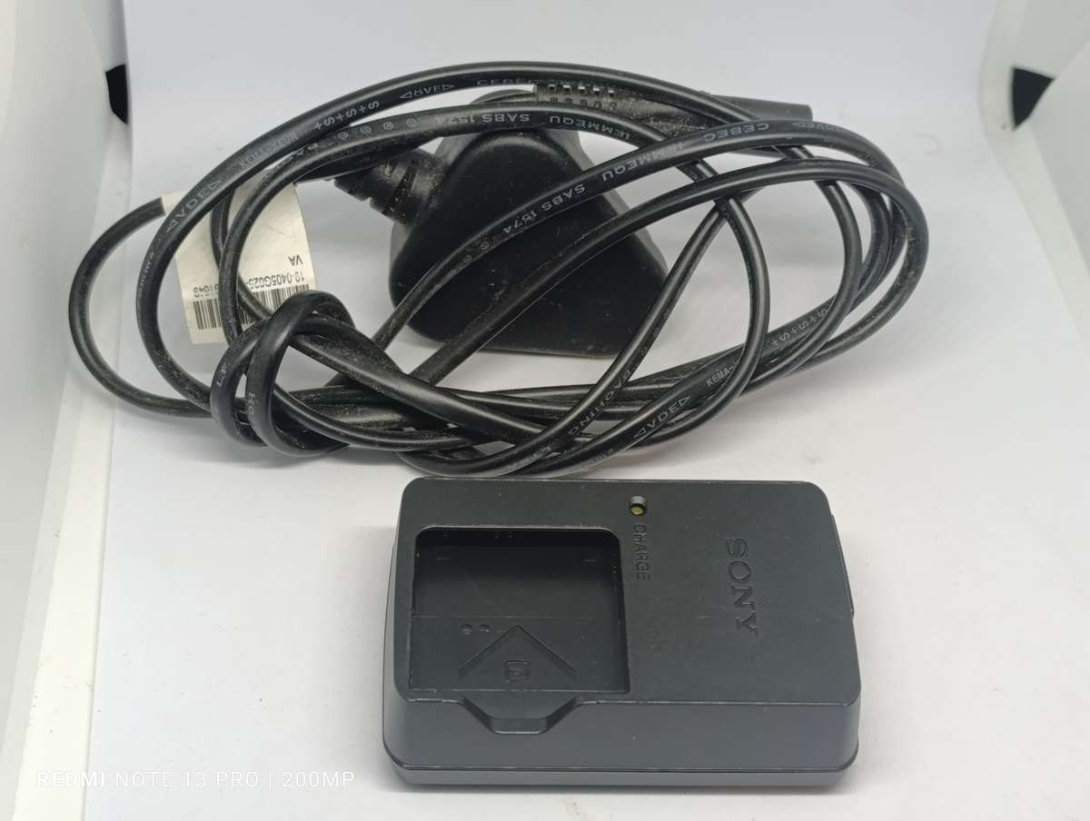 Sony Cyber-shot DSC W570 - 16.1MP - 5x Zoom - Digital Camera